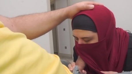 Depraved arab MILF sucks dick in the hospital waiting room