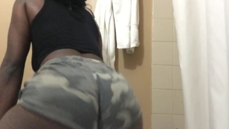 EBONY FAT ASS TWERKING GIVES ME FEVER